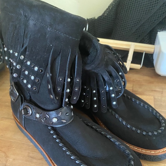Coach Ugg style black suede boots studs fringe - Picture 4 of 4